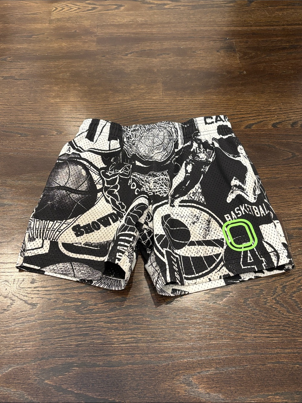 Overtime Boys Black & White Basketball Graphic Mesh Shorts Size Mediun